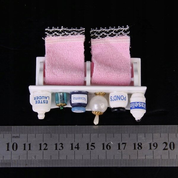Miniatura Stendino per Asciugamani Casa delle Bambole 1:12 in Legno Rosa e Bianco