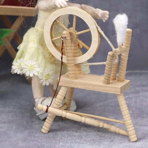 Miniatura Ruota in Legno Non Verniciata per Casa delle Bambole Scala 1:12