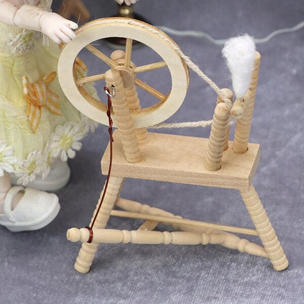 Miniatura Ruota in Legno Non Verniciata per Casa delle Bambole Scala 1:12