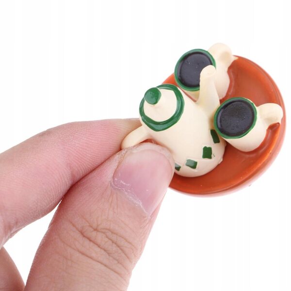 Miniatur-Kaffeetasse aus Kunstharz für Puppenhäuser im Maßstab 1:12