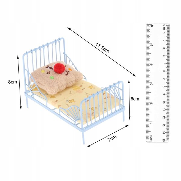 Letto Miniatura 1:12 in Metallo Giallo per Casa delle Bambole - Dettagli Realistici