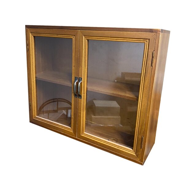 Holzschrank im Retro-Stil für Kosmetika und Dekorationsartikel