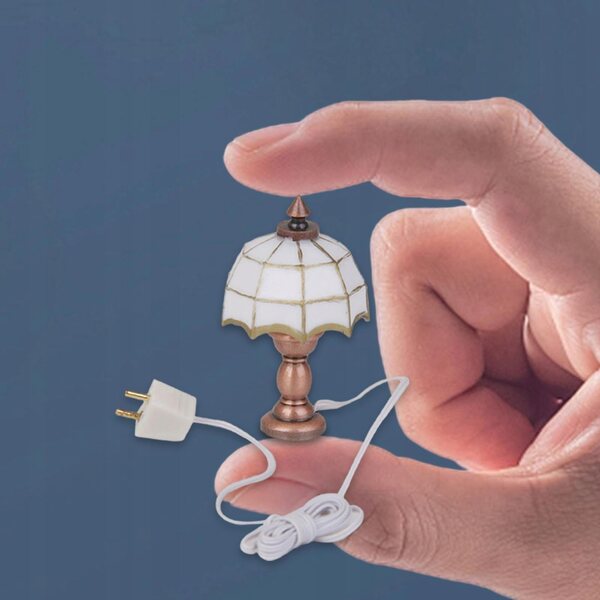 Lampe de table miniature 1:12 en métal pour diorama et modélisme
