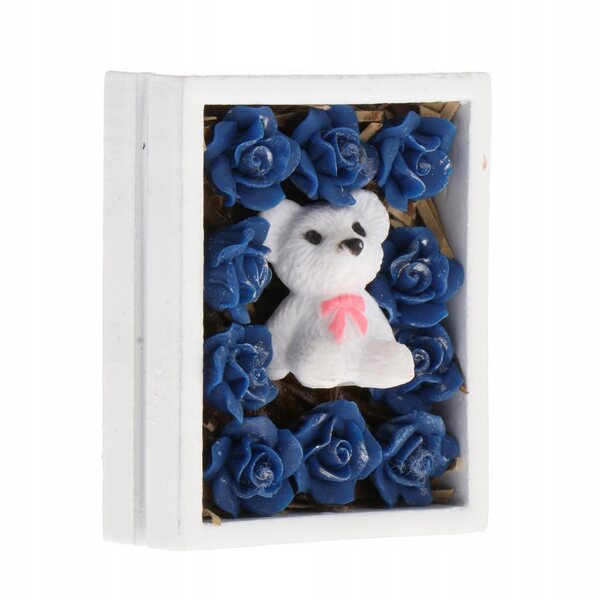 Miniatur-Geschenkbox 1:12 aus Kunstharz mit blauer Rose für Puppenhäuser