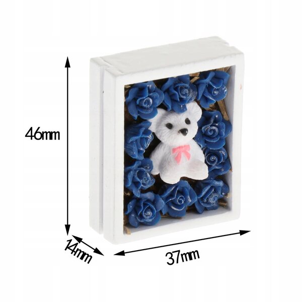 Miniatur-Geschenkbox 1:12 aus Kunstharz mit blauer Rose für Puppenhäuser