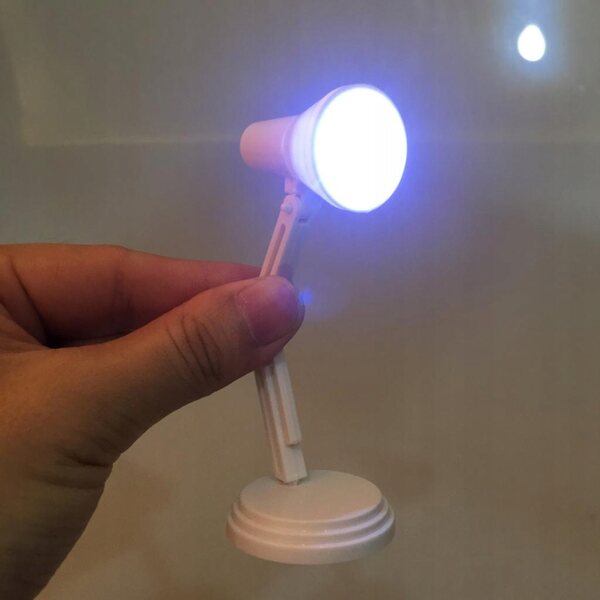 Lampada LED da Tavolo in Scala 1:6 per Casa delle Bambole, Bianca e Regolabile