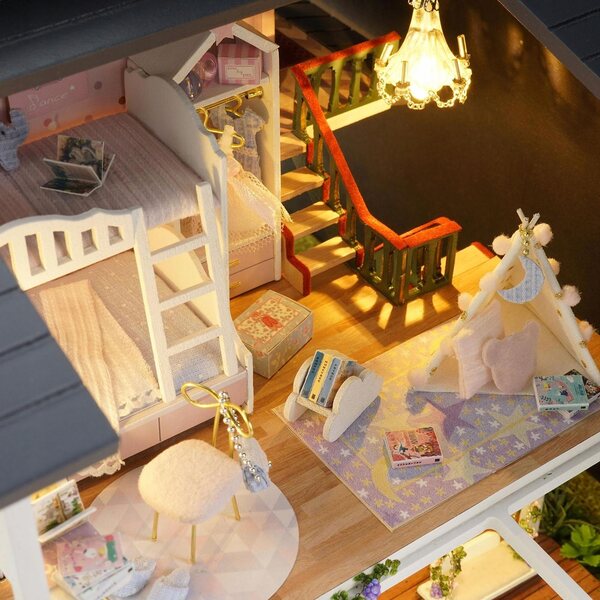 Maison de poupée en bois avec ensemble de meubles et éclairage LED DIY