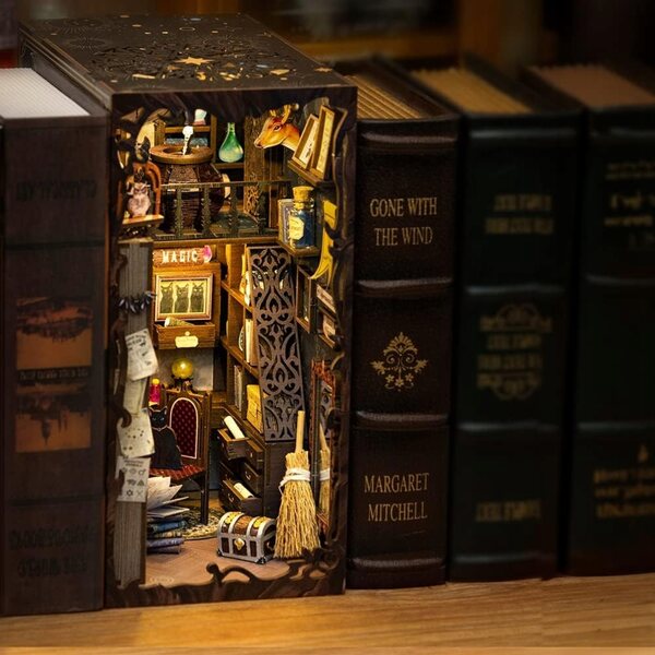 Domenico DIY Modellierset für Bücherregal mit LED-Beleuchtung und Holzdetails