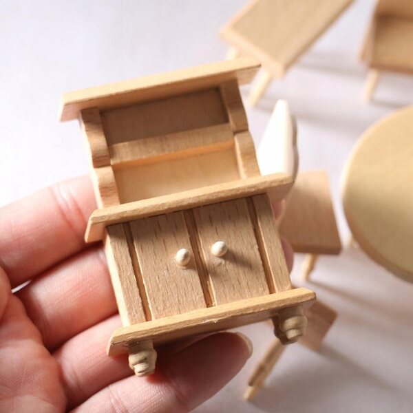Holzmöbel-Set für Puppenhaus im Maßstab 1:12 – Miniatur-Esszimmer