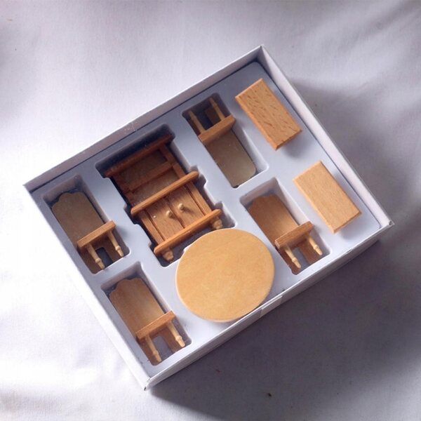 Holzmöbel-Set für Puppenhaus im Maßstab 1:12 – Miniatur-Esszimmer