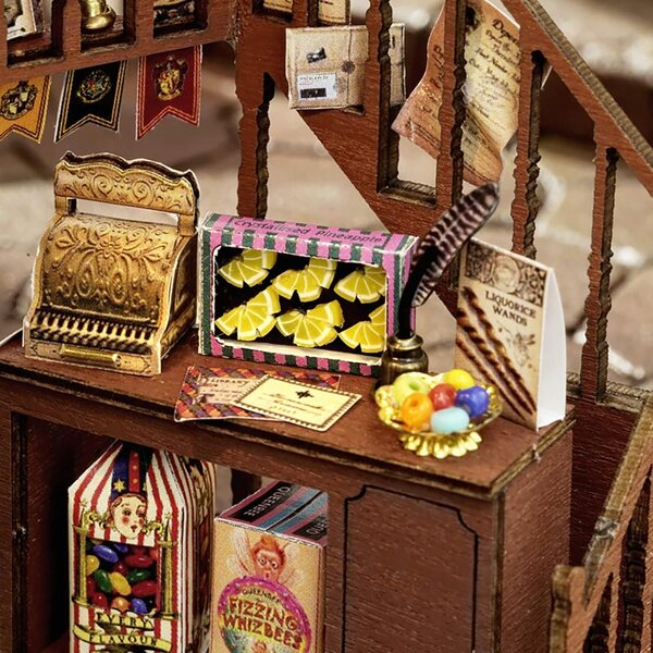 Dollhouse DIY miniatura in legno con luce LED e kit completo per creativi