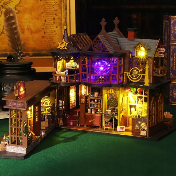 DIY-Set Miniatur-Magisches Holzhaus mit LED-Lichtern und thematischem Zubehör
