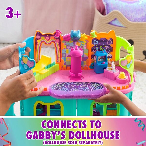 Salle de fête pour maison de poupée avec figurines et accessoires colorés