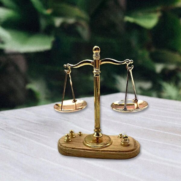 Miniatura Bilancia Vintage 1:12 in Metallo per Casa delle Bambole con 6 Pesi