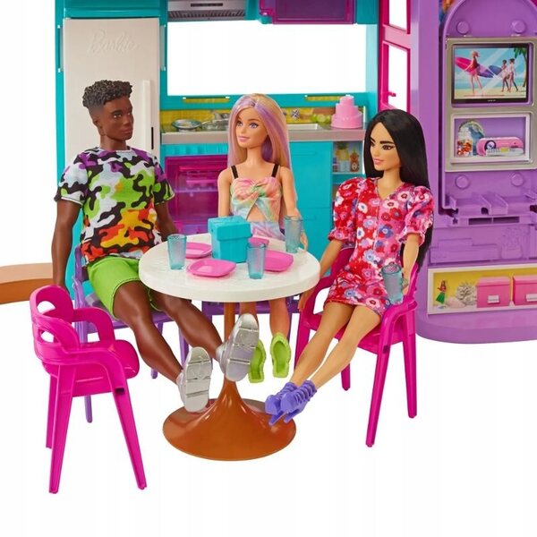 Barbie Villa Holiday Puppenhaus mit 30 Spielteilen, 2 Ebenen
