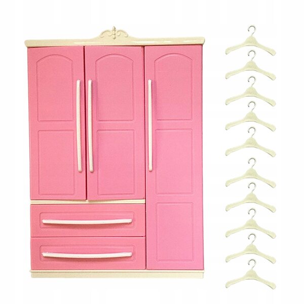 Eine entzückende Puppengarderobe mit Organizer und Kleiderbügeln, perfekt als Geburtstagsgeschenk