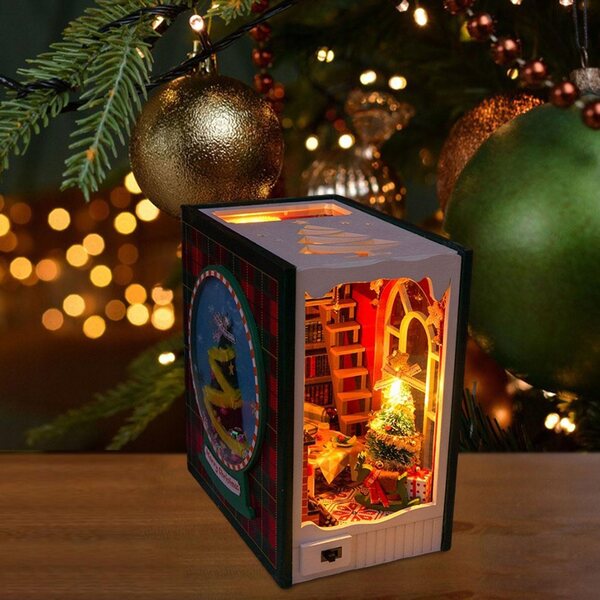 Kit DIY Casa delle Bambole Natalizia in Legno con LED e Puzzle 3D