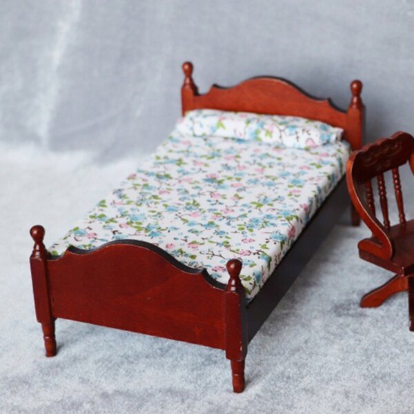 Letto in Legno Miniatura Colore Marrone Chiaro per Casa delle Bambole