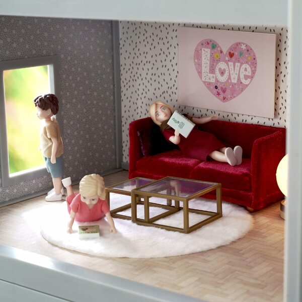 Lundby Wohnzimmermöbel-Set mit rotem Sofa und Puppenhauszubehör