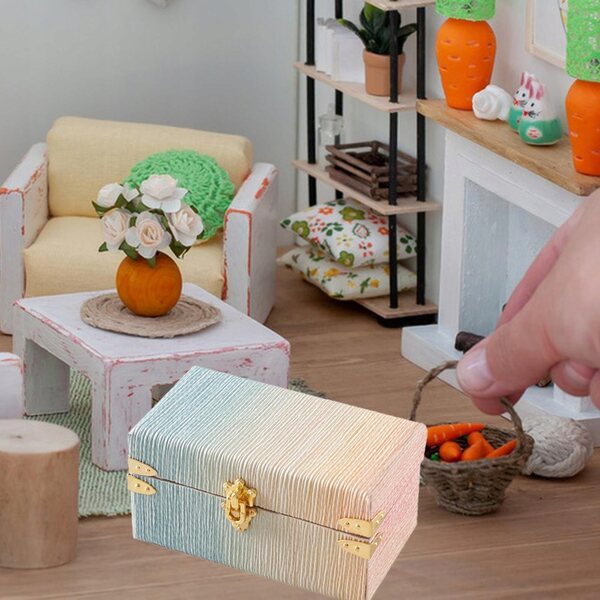 Mini valigia 1:12 per casa delle bambole in legno verde e giallo