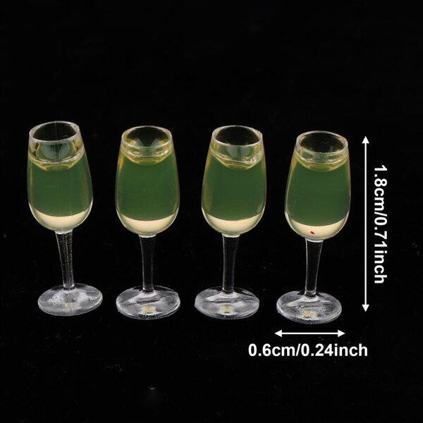 Set 4 Miniature Bicchieri di Vino in Plastica per Casa delle Bambole 1:12