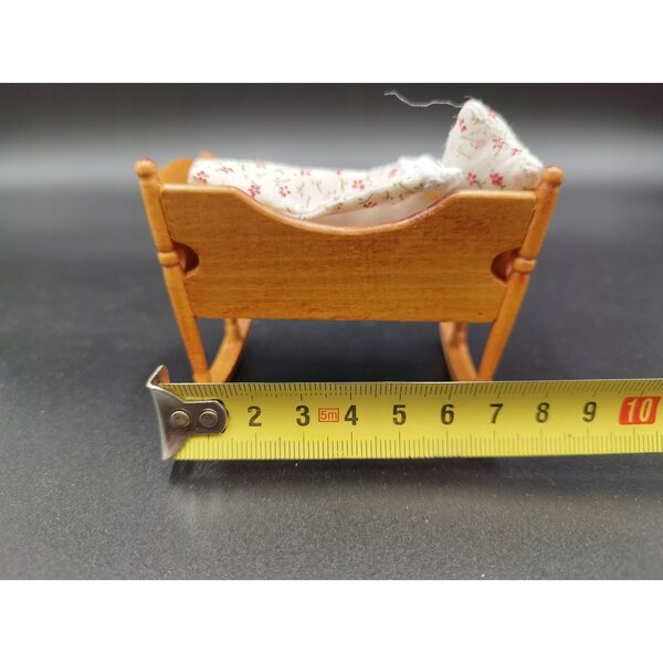 Mini mobili in scala 1:12 culla per casa delle bambole in legno e tessuto