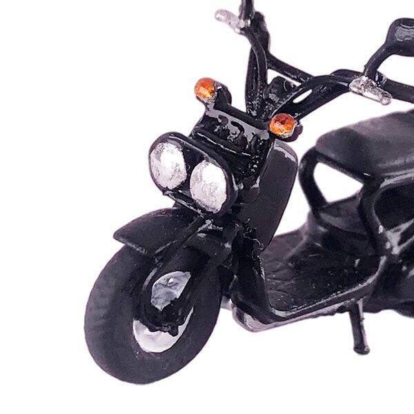 Modello Retro Motociclo 1:64 in Resina Dipinto a Mano per Diorama e Collezione