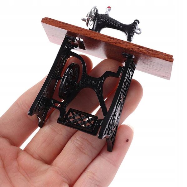 1:12 Miniatur-Nähmaschine für dekoratives Puppenhaus aus Holz und Metall