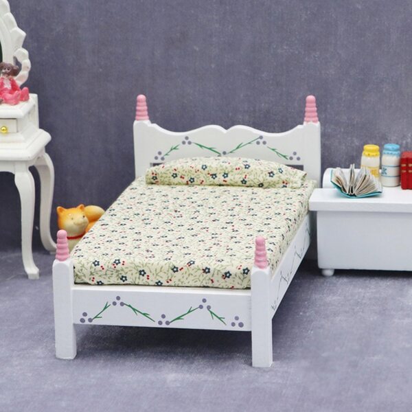 Mini letto in legno per casa delle bambole, decorazione miniatura 16x9 cm