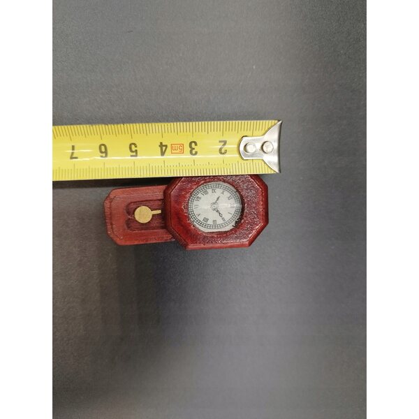 Mini Mobili Orologio da Parete in Legno Scala 1:12 per Bambini 9+ Eaglemoss