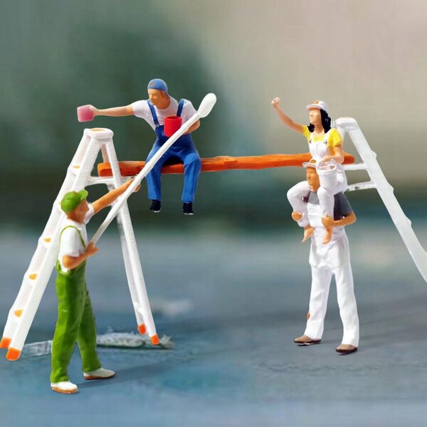 Handbemalte Miniaturfiguren von Malern im Maßstab 1:64 – Szenografie