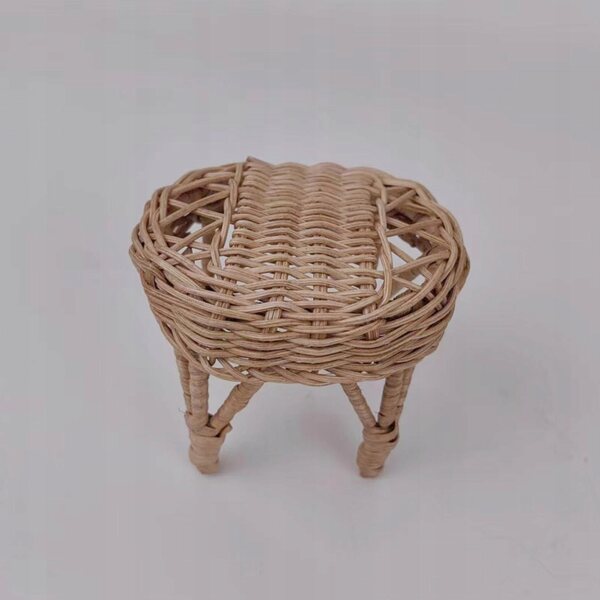 Miniatura Sedia in Rattan per Casa delle Bambole 1:12 Decorazione Artigianale 7x9 cm