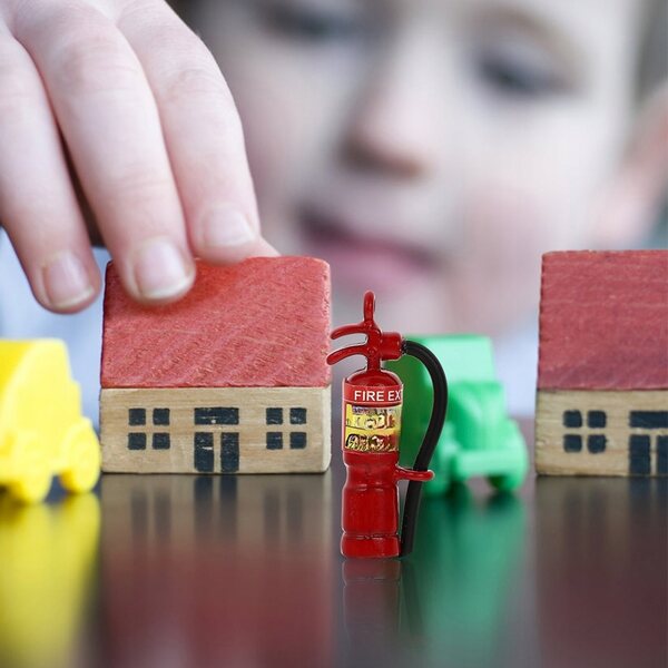 Metallische Miniatur eines dekorativen Feuerlöschers für den Heim- und Modellbau, 2 Stück