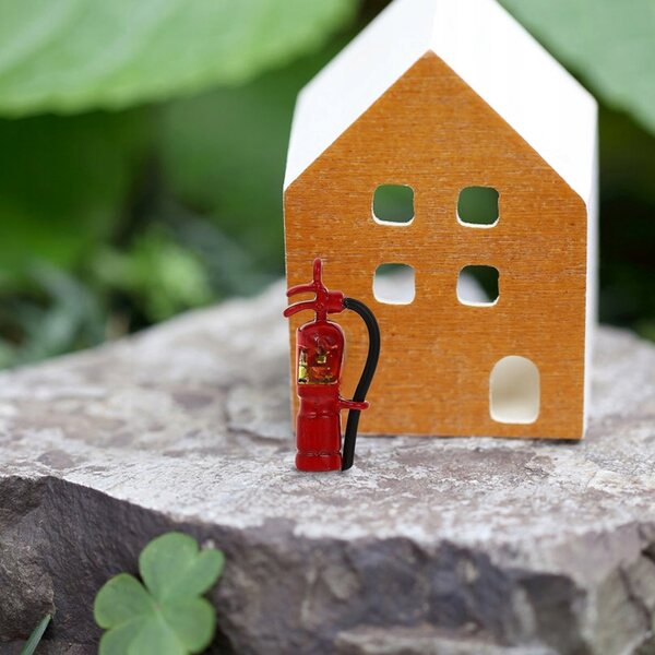 Metallische Miniatur eines dekorativen Feuerlöschers für den Heim- und Modellbau, 2 Stück