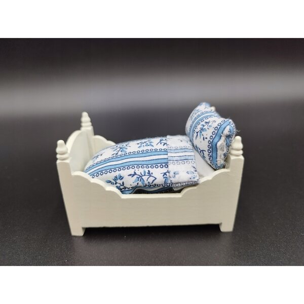 Mini lettino in legno e tessuto scala 1:12 per collezionisti e bambini 9+