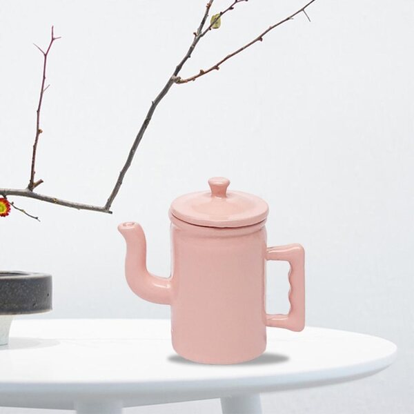 Hochwertige Puppenhausminiatur im Maßstab 1:12 mit rosa metallischem Wasserkocher