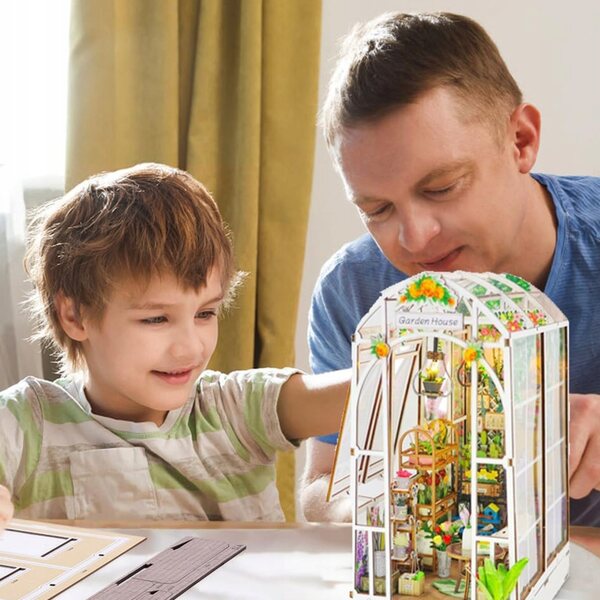 3D-Miniatur-Domček-Gartenset zum Zusammenbauen mit LED-Beleuchtung