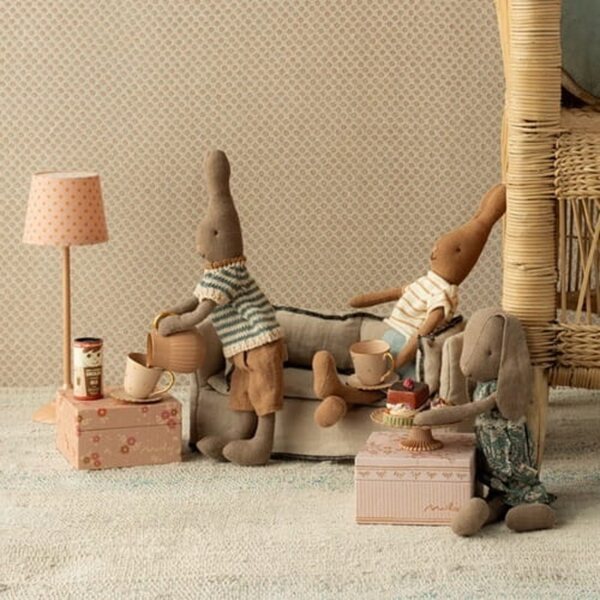 Maileg set miniatura per cioccolata calda con tazzine e accessori in metallo e legno