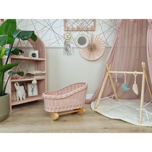 Culla in vimini per bambole rosa con materassino in cotone ecologico