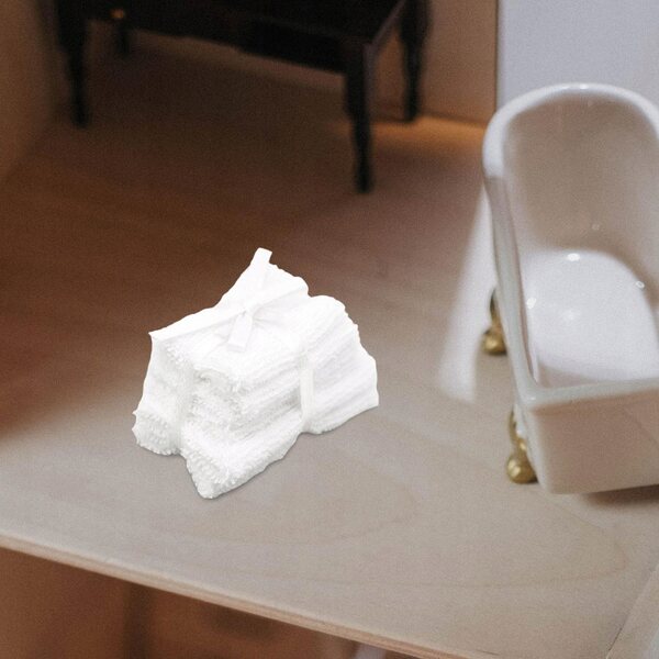 Set di Asciugamani in Miniatura per una Casa delle Bambole in Scala 1/6 e 1/12 colore Bianco