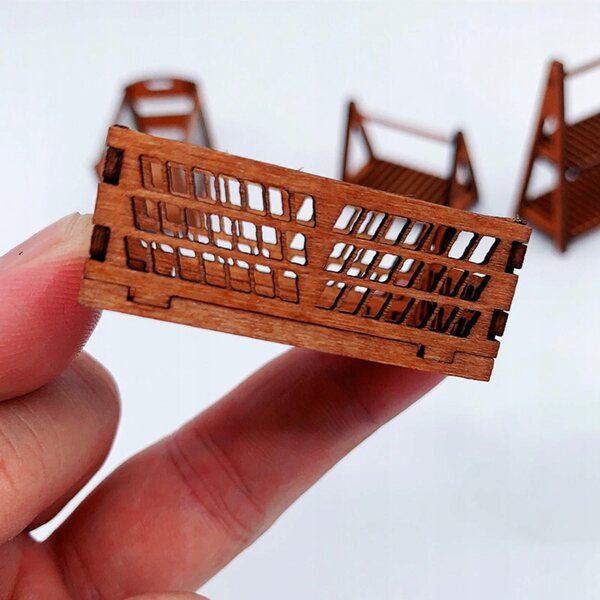 Puidust miniatuurne 1:12 ehtekorv nukumaja jaoks, pruun