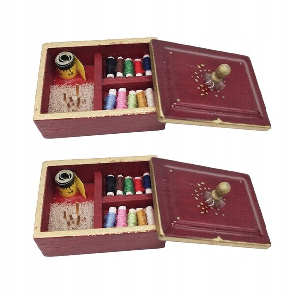 Set 2 Mini Giochi da Cucito in Legno Vintage per Casa delle Bambole