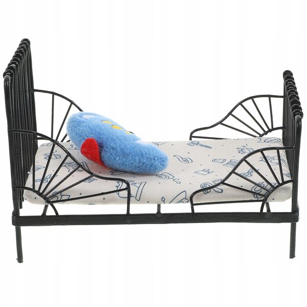 Mini letto nero in ferro e cotone per casa delle bambole, design realistico