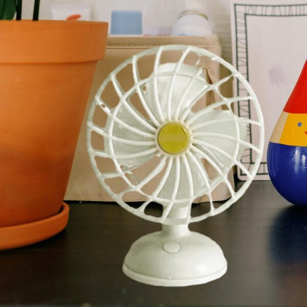 Mini ventilatore elettrico USB in scala 1:12 per casa delle bambole bianco