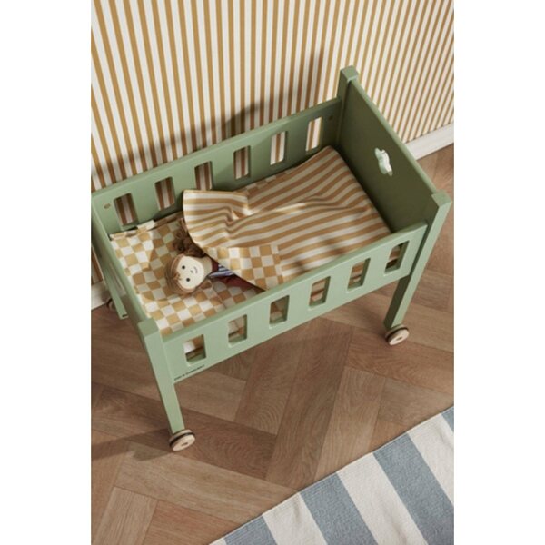 Letto in legno per bambole Kids Concept CARL LARSSON con biancheria multicolore