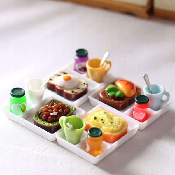 Handgefertigte Miniatur-Toastgläser aus Harz für Puppenhäuser, 4-teiliges Set