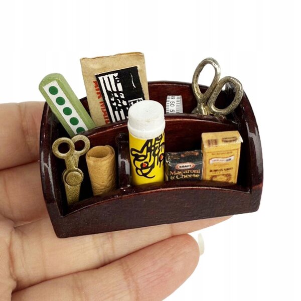 1/12 Werkzeugkasten-Miniatur für hölzernes Puppenhaus
