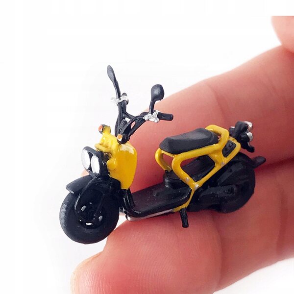 Modello Retro Moto 1:64 Dipinto a Mano in Resina per Diorama e Decorazioni