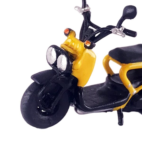 Modello Retro Moto 1:64 Dipinto a Mano in Resina per Diorama e Decorazioni