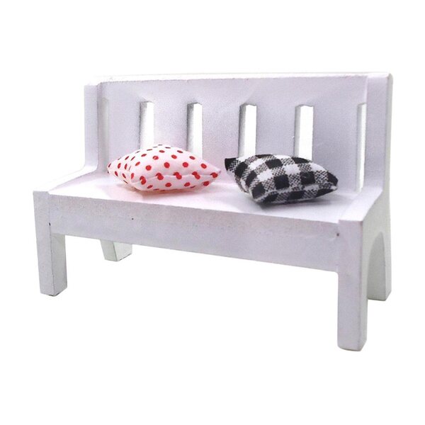 Miniatuur 1:12 houten bankje met witte kussens voor poppenhuis